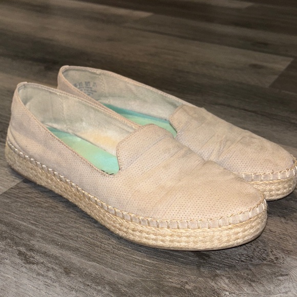 Dr. Scholl's Find Me Loafer- Oyster (Gray/Beige) - Picture 5 of 6